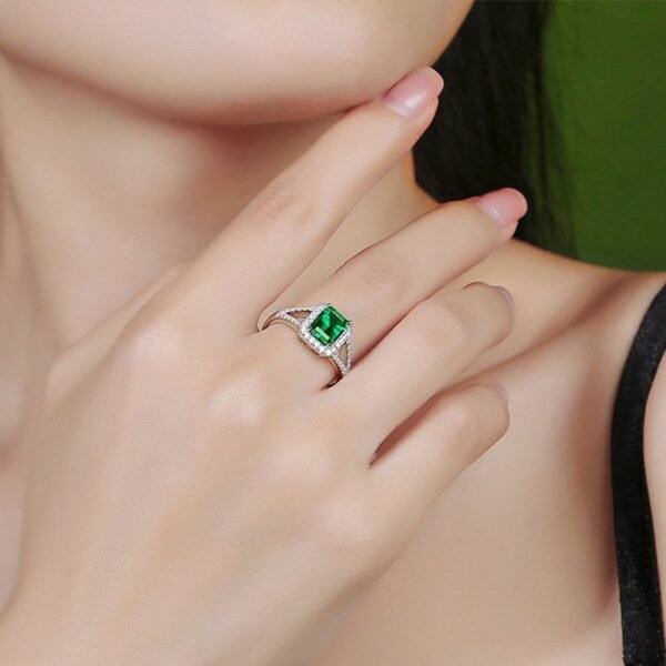 Classic fashion temperament 1.25ct cultivated emerald ring S925 silver fashion gemstone hand jewelry - Image 2