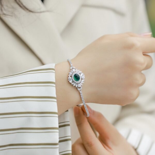 Light luxury retro cultivated emerald bracelet women S925 silver inlaid cultivated colorful treasure fashion hand jewelry - Image 2