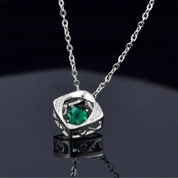 The section of the spirit of the devil's eye personalized necklace S925 silver cultivation emerald vintage noble collarbone chain - Image 2
