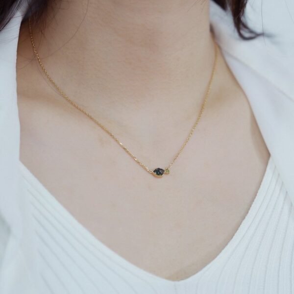 Irregular several natural green moss stone necklace S925 silver watercress agate collarbone chain light luxury style - Image 2