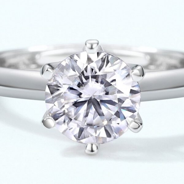 Classic six claw S925 silver moissanite ring women fashion high sense of live finger ring - Image 2