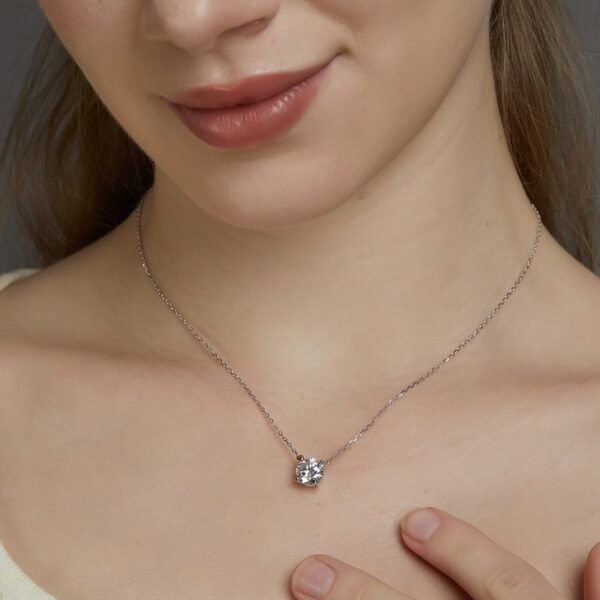 Gold-plated heart moissanite necklace S925 silver inlaid with sparkling colored gemstone collarbone chain light luxury fashion - Image 2