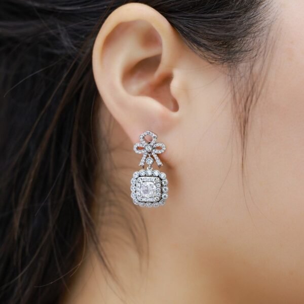 Wind high carbon diamond earrings girls shaking the same exaggerated luxury S925 silver earrings - Image 2