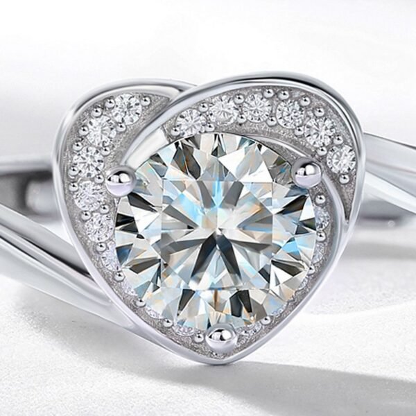 S925 Silver Moissanite Ring Women Fashion Classic Twisted Arm Loving Heart Model Wedding Ring Women - Image 3