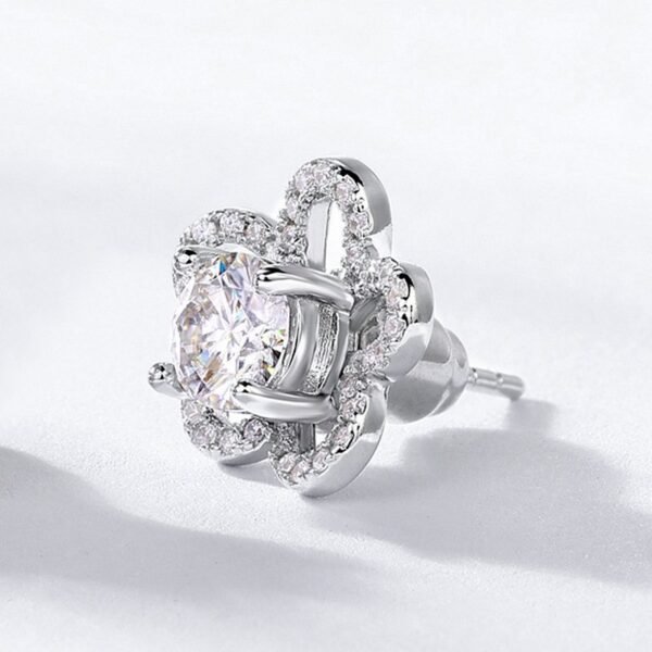 New S925 silver earrings female super flash moissanite flower earrings wind spring and summer hot sale - Image 3
