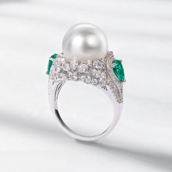 White shell beads ring S925 silver emerald color treasure finger ring light luxury retro noble temperament - Image 3