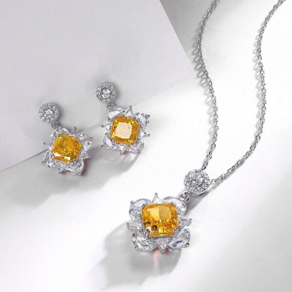 New S925 Silver High Carbon Diamond Earrings Fashion Square Ice Flower Cut Earrings - Image 4