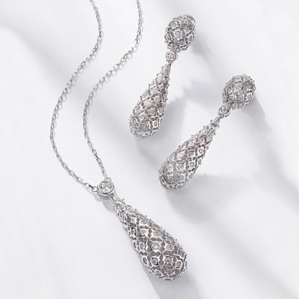 Water drop simple necklace S925 silver hollow full set white zirconium collarbone chain fashion light luxury noble - Image 4