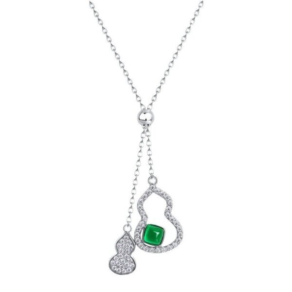 Hot sale cultivated emerald gourd pendant necklace necklace S925 silver with cultivated colored gemstone sweater chain customized