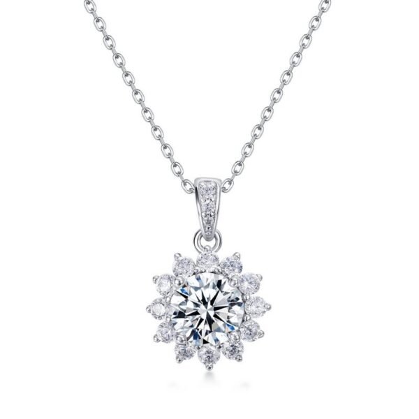Hot snowflake moissanite S925 sterling silver collarbone chain female radiant sunflower necklace pendant super flash luxury