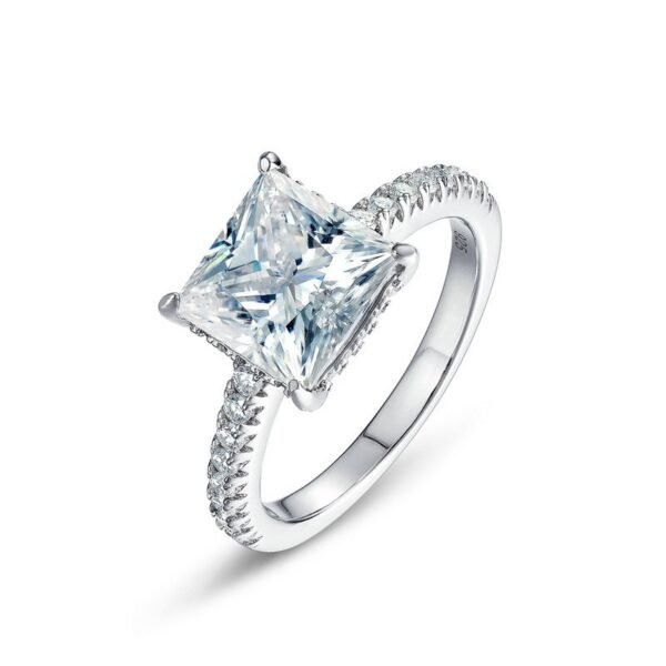Classic princess square moissan ring female S925 silver claw set radiant D color moissanite diamond ring in Europe and the United States