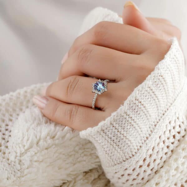 Hot selling hexagonal step-cut alexandrite ring S925 silver two-color color changing gemstone ring - Image 5