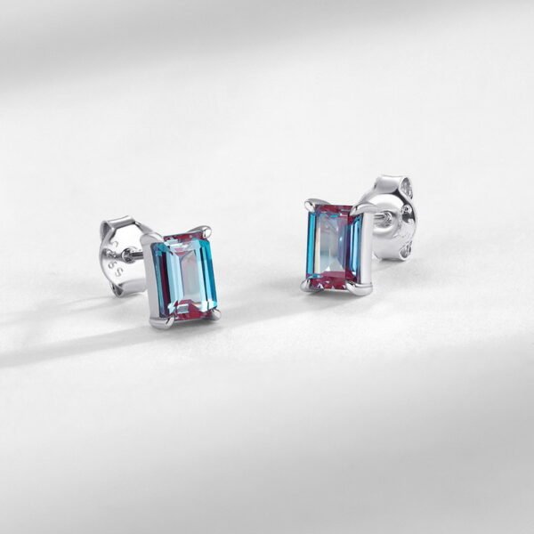 Hot sale geometric alexandrite earrings S925 silver inlaid cultured alexandrite colored gemstone earrings - Image 3